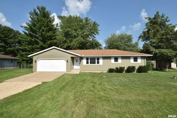 13572 WALNUT ST, Manito, IL 61546