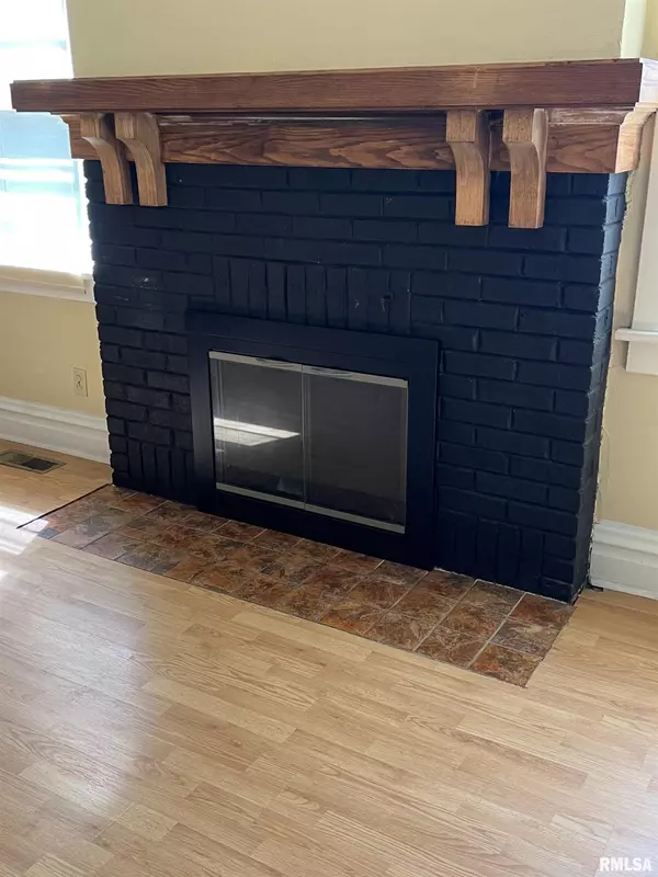 Peoria, IL 61603,2400 N DELAWARE AVE