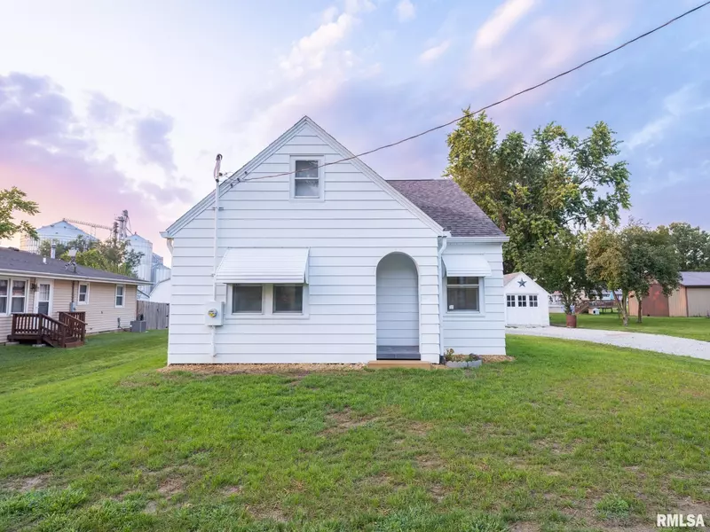 600 E 4TH ST, Glasford, IL 61533