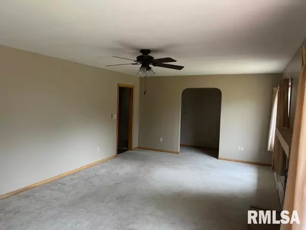 Rushville, IL 62681,210 N MORGAN ST