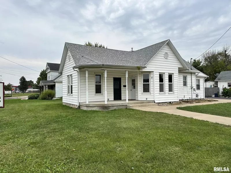 704 S MAIN ST, Lewistown, IL 61542