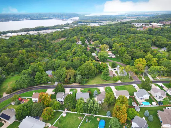East Peoria, IL 61611,1612 HIGHVIEW RD