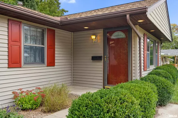 Peoria, IL 61604,4817 W ROSELAND LN