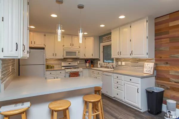 Pekin, IL 61554,1815 VALENCIA PL