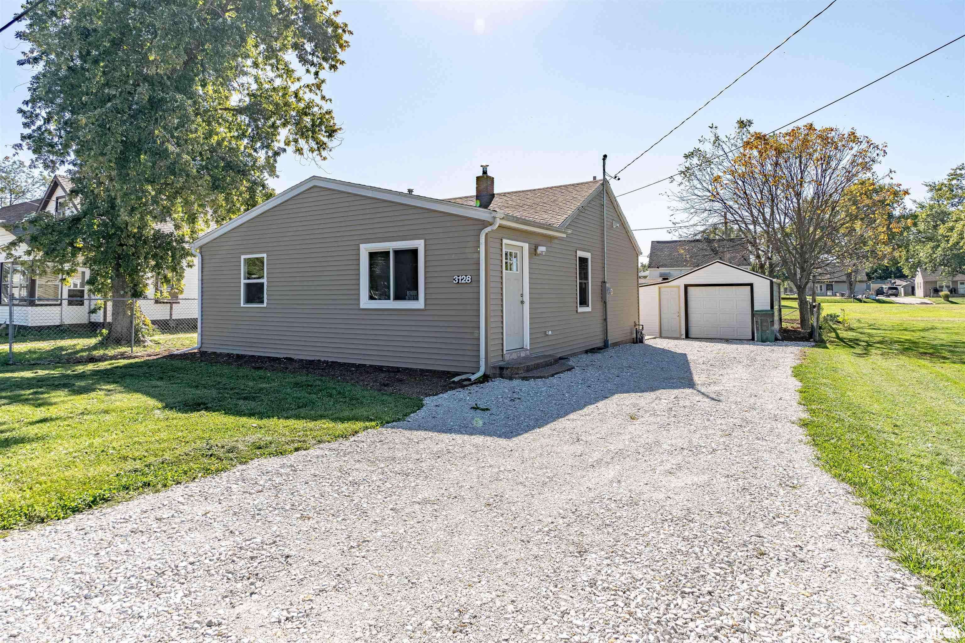 3128 W HUMBOLDT ST, Peoria, IL 61605