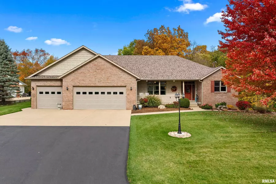 135 BARRINGTON LN, East Peoria, IL 61611