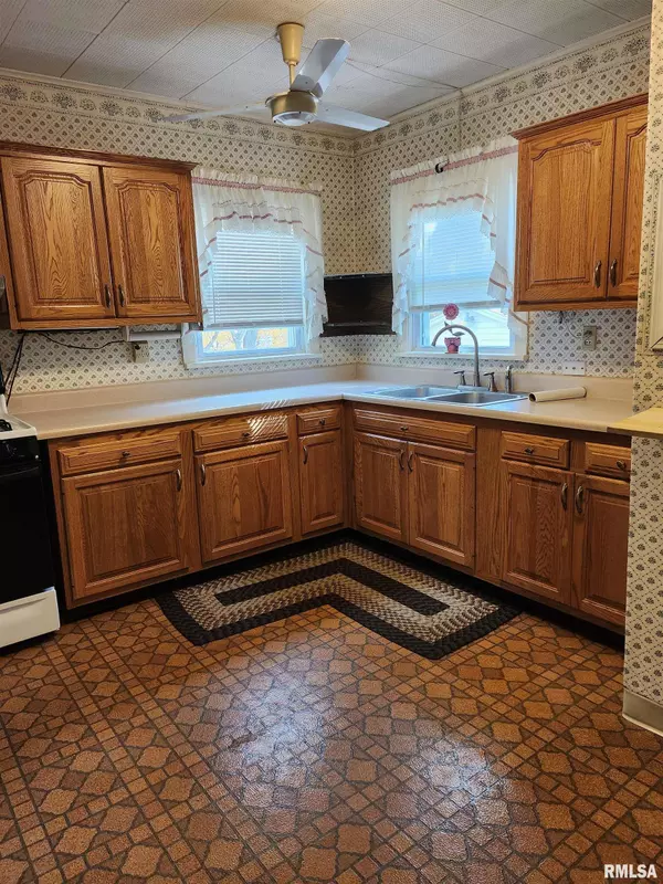 Peoria, IL 61604,554 S SCHWEER CT