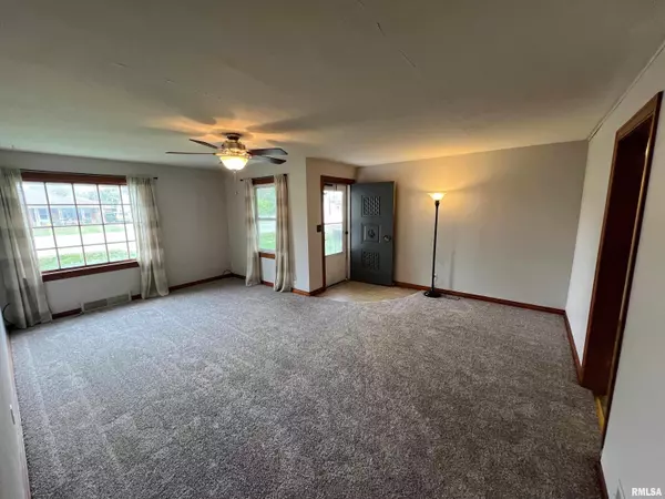 East Peoria, IL 61611,712 MEADOW AVE