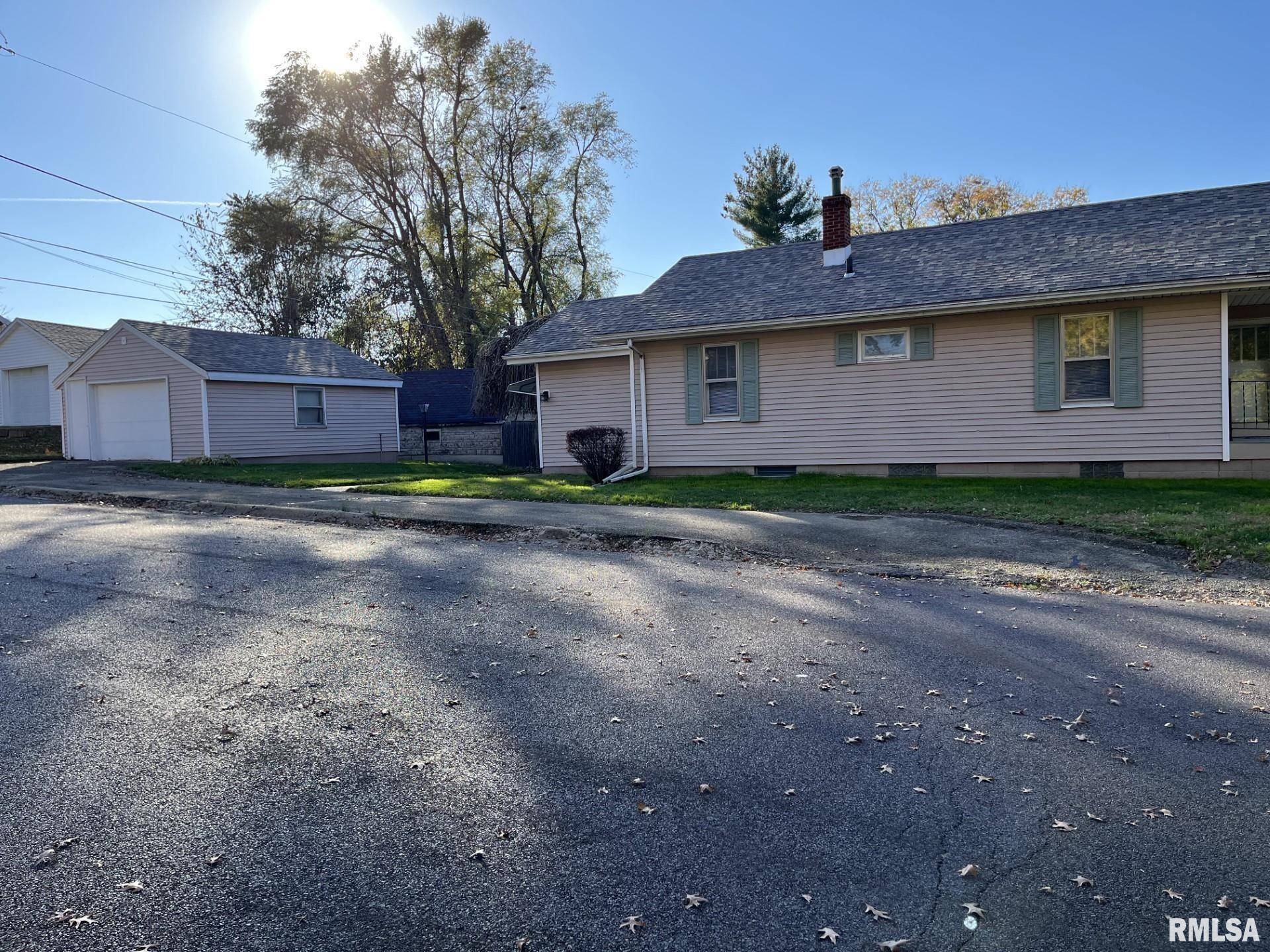 Pekin, IL 61554,1416 STATE ST