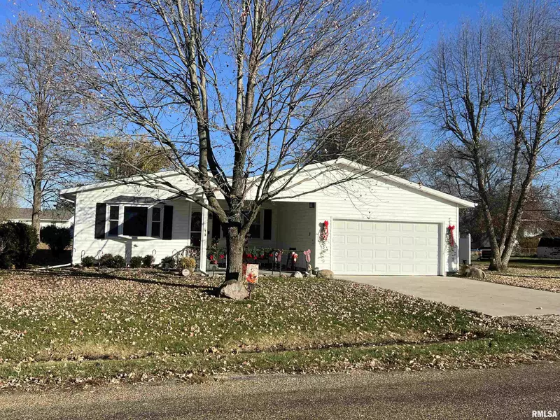 13 MELROSE LN, Lewistown, IL 61542