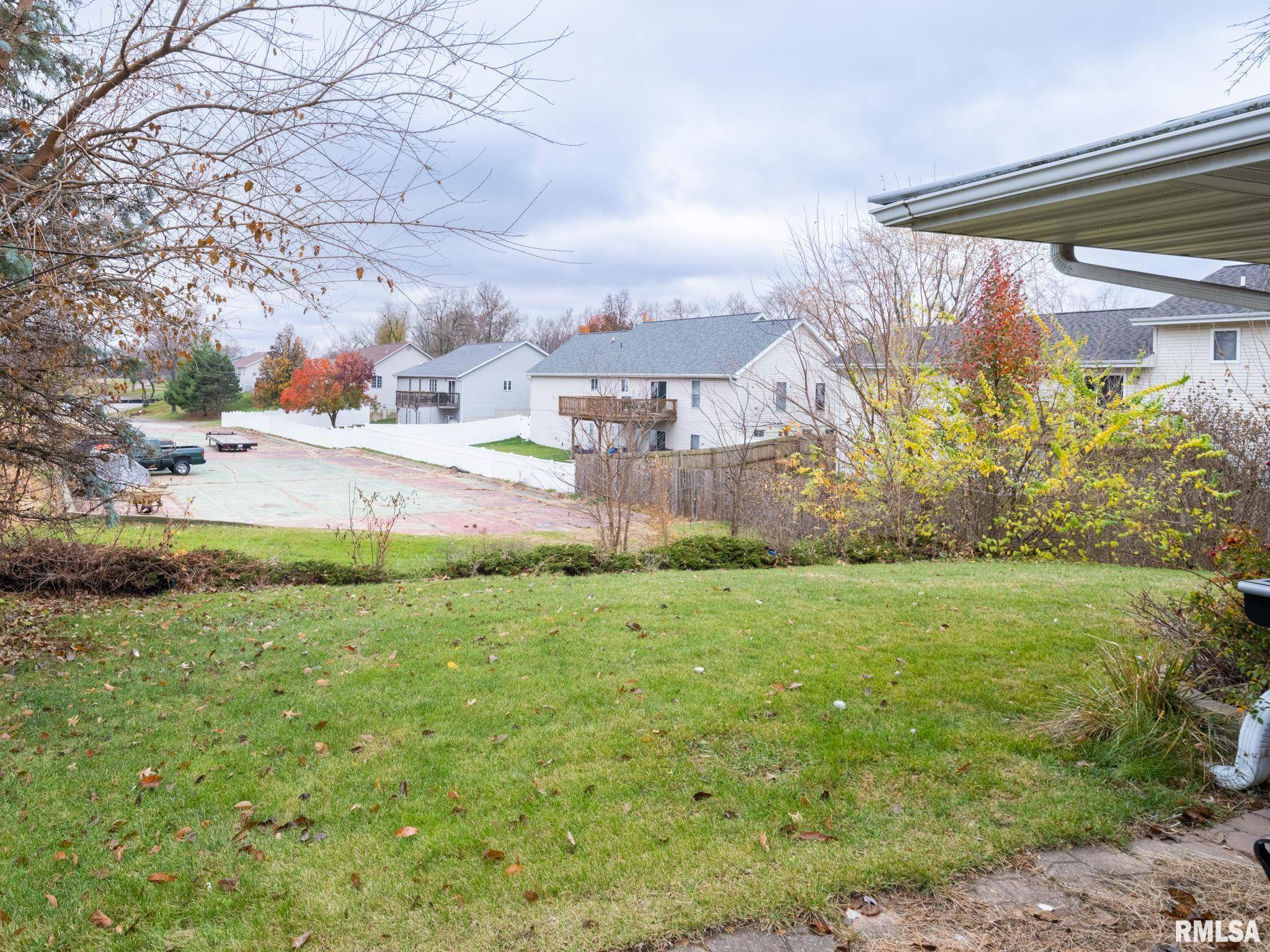 Pekin, IL 61554,1624 SUMMIT DR