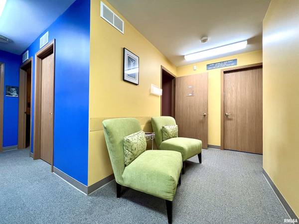 4809 N SHERIDAN RD #SUITE B, Peoria, IL 61614