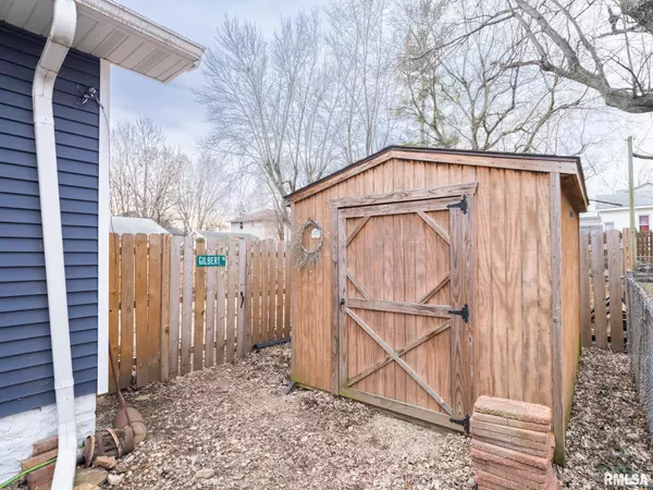 Pekin, IL 61554,913 S 9TH ST