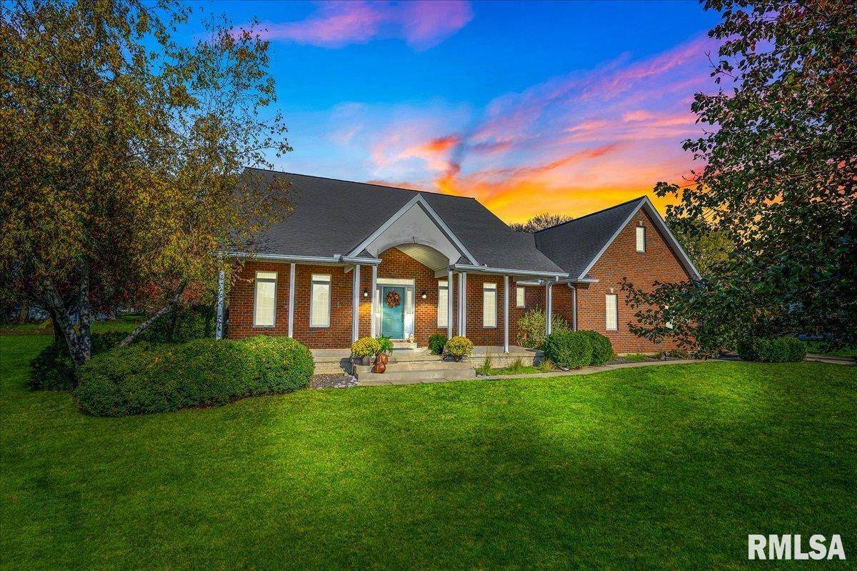 505 DEERFIELD DR, Pekin, IL 61554