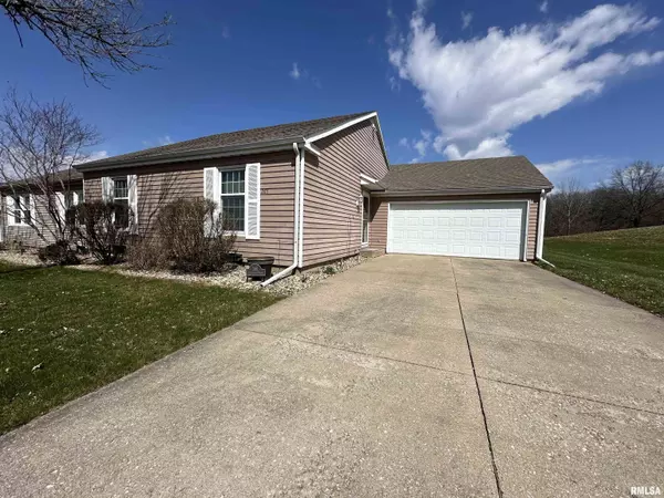 265 ARLINGTON DR, Macomb, IL 61455