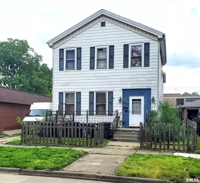 332 S 4TH ST, Pekin, IL 61554