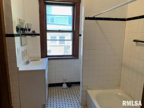 Peoria, IL 61604,1800 N LINN ST