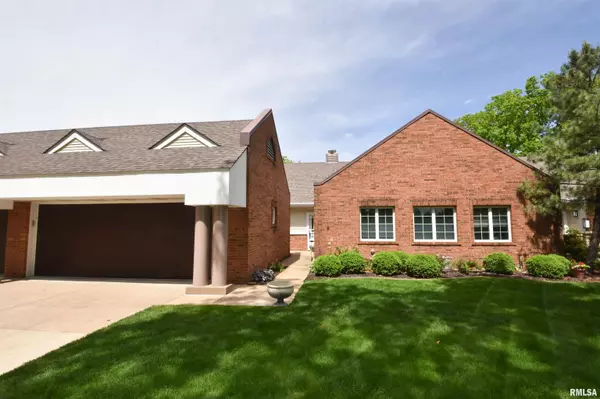 2528 W HIDDEN LAKE CT #8, Peoria, IL 61614