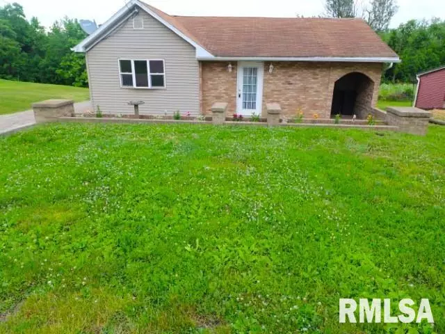 120 N MAIN ST, Washburn, IL 61570