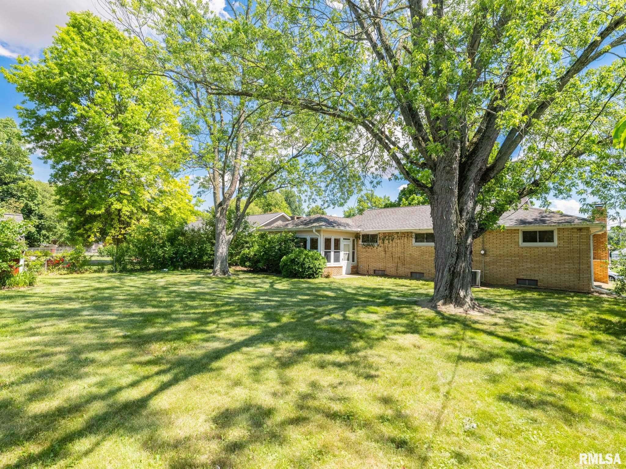 East Peoria, IL 61611,203 JULIAN AVE