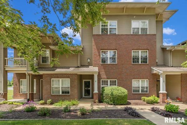 11217 N OAKWOOD DR #3, Peoria, IL 61615