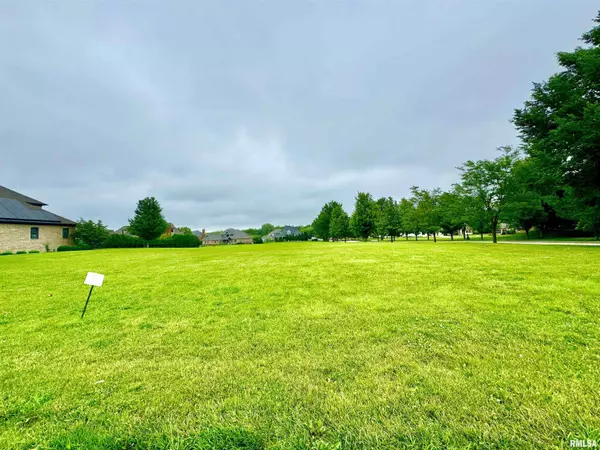 3205 W Pilgrims WAY, Peoria, IL 61615