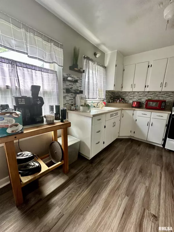 Eureka, IL 61530,519 SUNSET DR