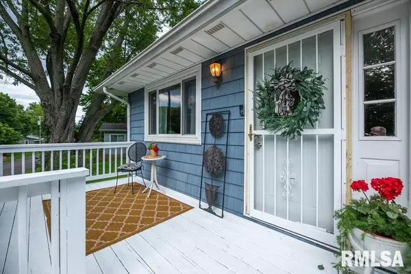 East Peoria, IL 61548,623 PEKIN AVE