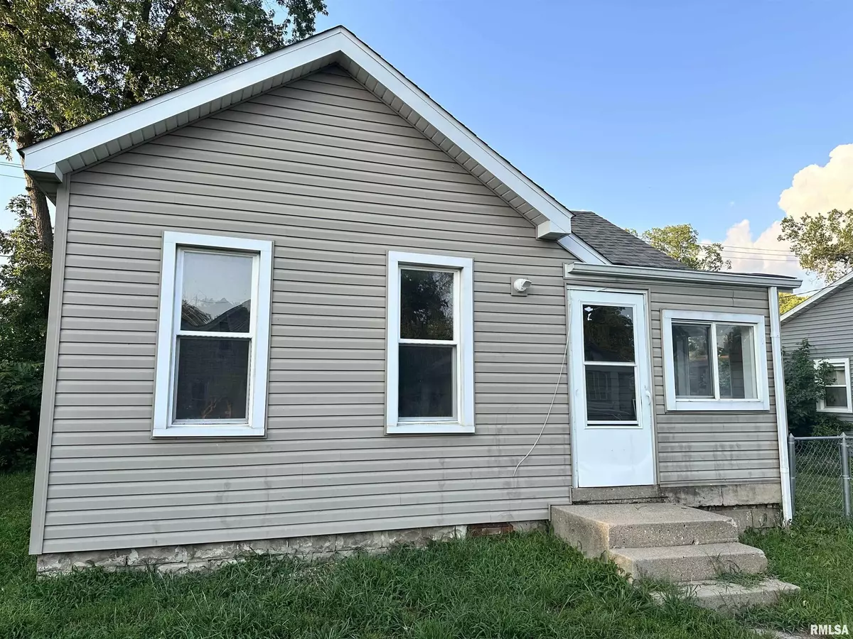 Pekin, IL 61554,311 HENRIETTA ST