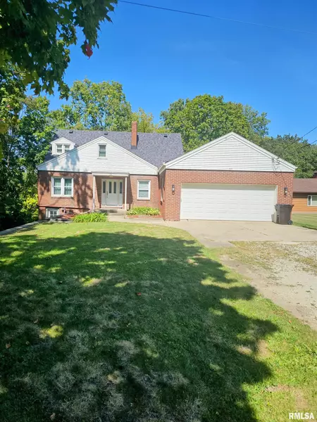 2129 FONDULAC DR, East Peoria, IL 61611