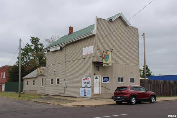 1923 SW ADAMS ST, Peoria, IL 61602