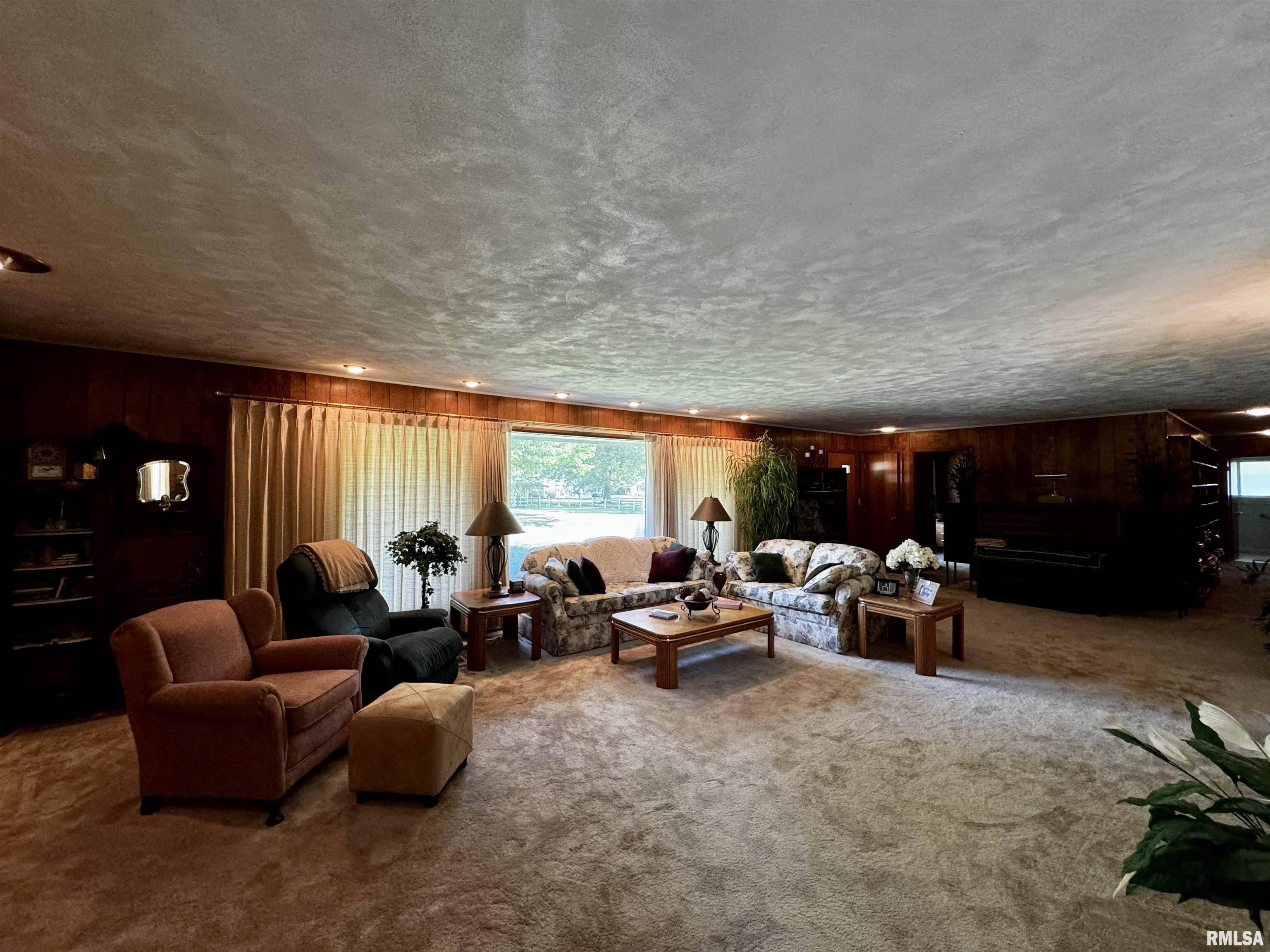 Macomb, IL 61455,1001 BOBBY AVE