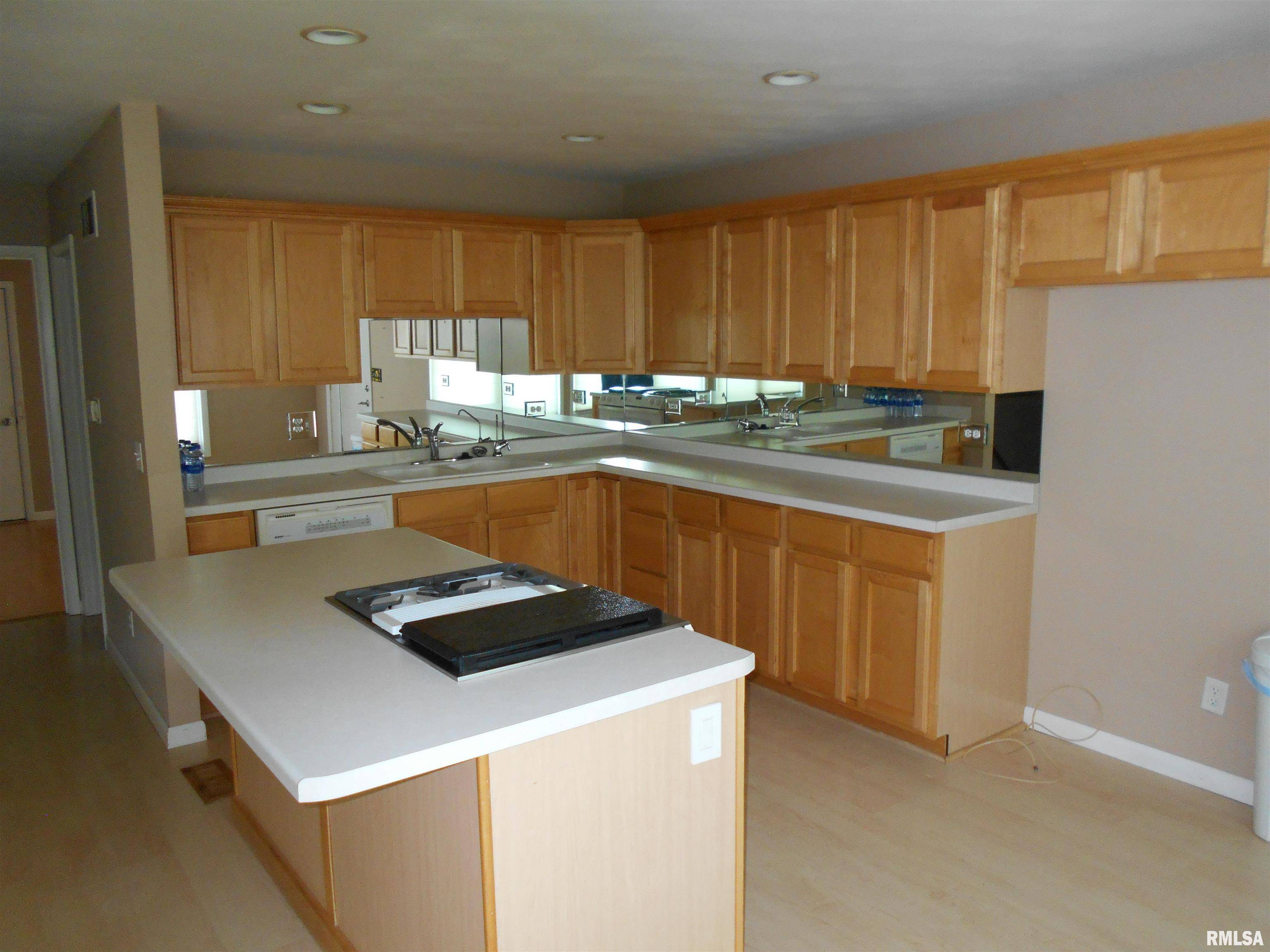 Avon, IL 61415,21 BRICKER CIR