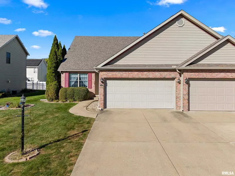 7 ELK CT, Washington, IL 61571