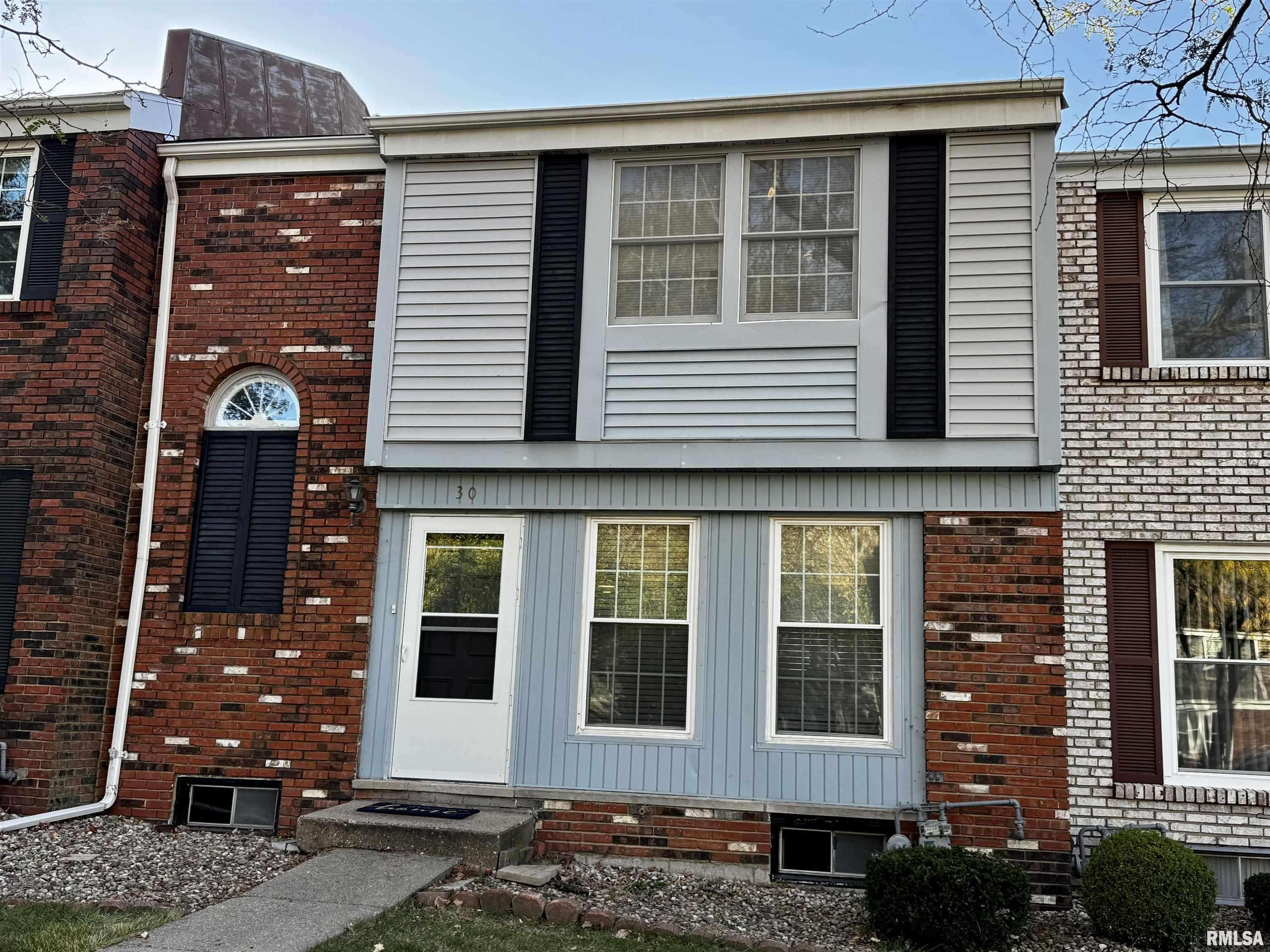 30 S YORKTOWN RD,  Macomb,  IL 61455