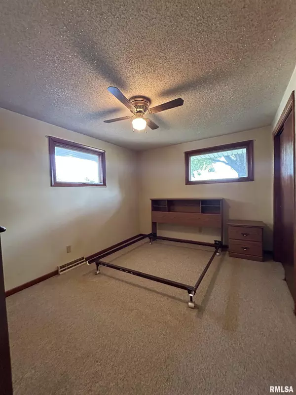 Lewistown, IL 61542,602 E Nimintz AVE