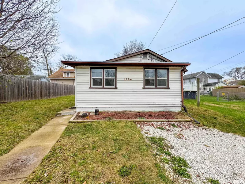 1204 MARGARET ST, Pekin, IL 61554