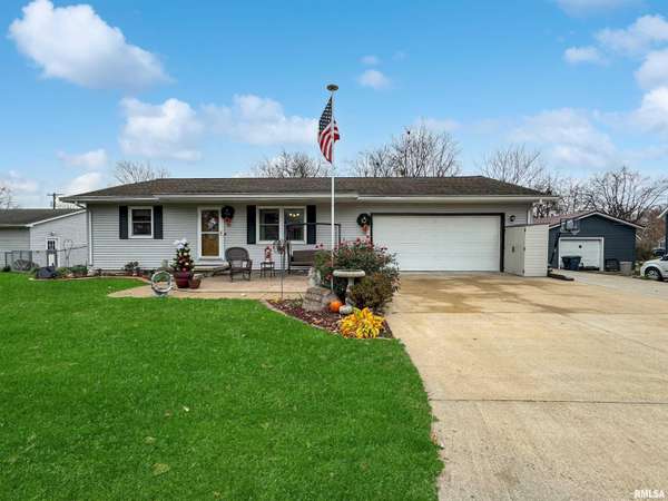 112 E PINE ST, Metamora, IL 61548