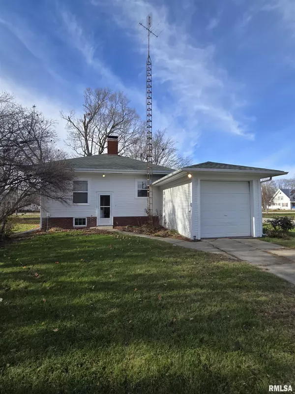 Williamsfield, IL 61489,220 W GALE ST