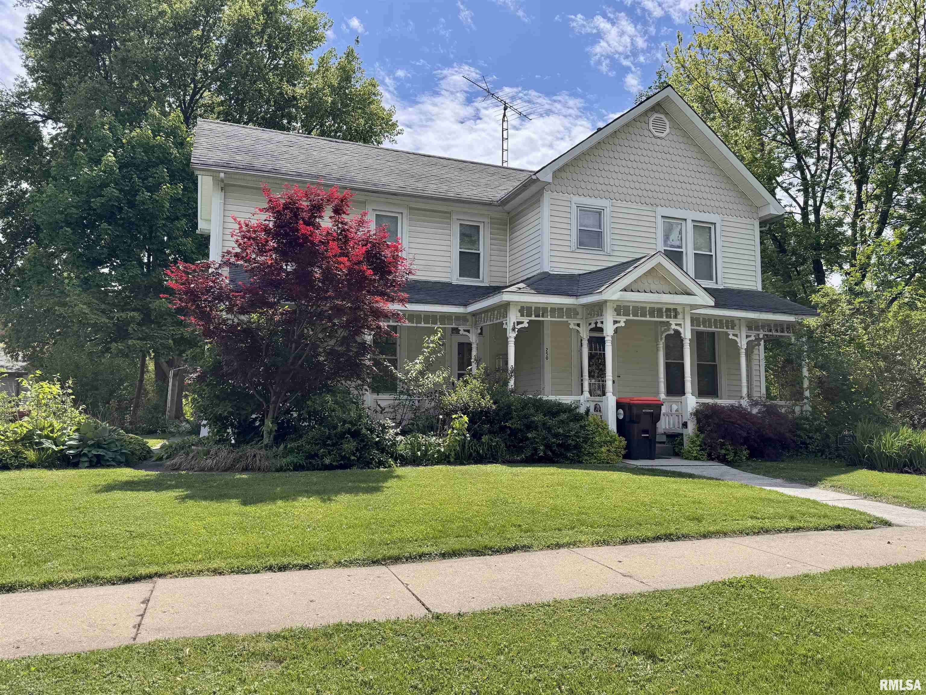 250 E Gridley ST, Bushnell, IL 61422