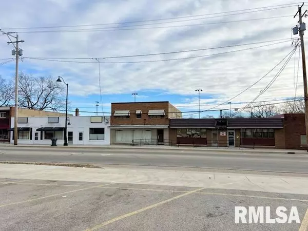 1732, 1738, 1744 N SHERIDAN RD, Peoria, IL 61604