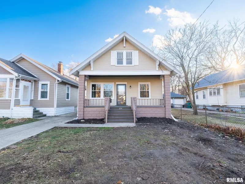 2114 W AYRES AVE, West Peoria, IL 61604