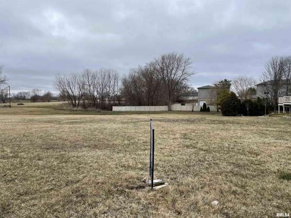 Ironwood DR, Pekin, IL 61554