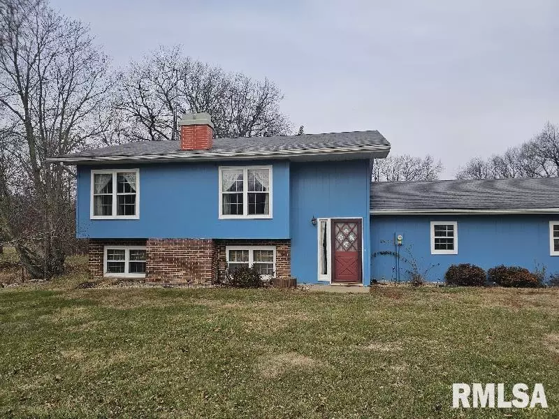501 N HUN ST, Colchester, IL 62326