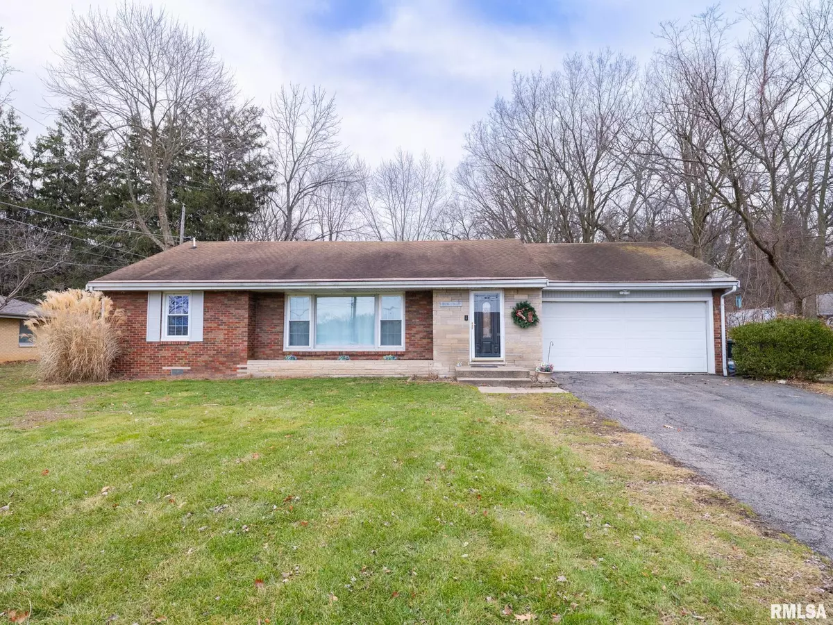 Pekin, IL 61554,34 ROSEWOOD LN