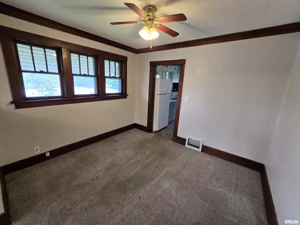 Peoria Heights, IL 61616,705 E LAKE AVE