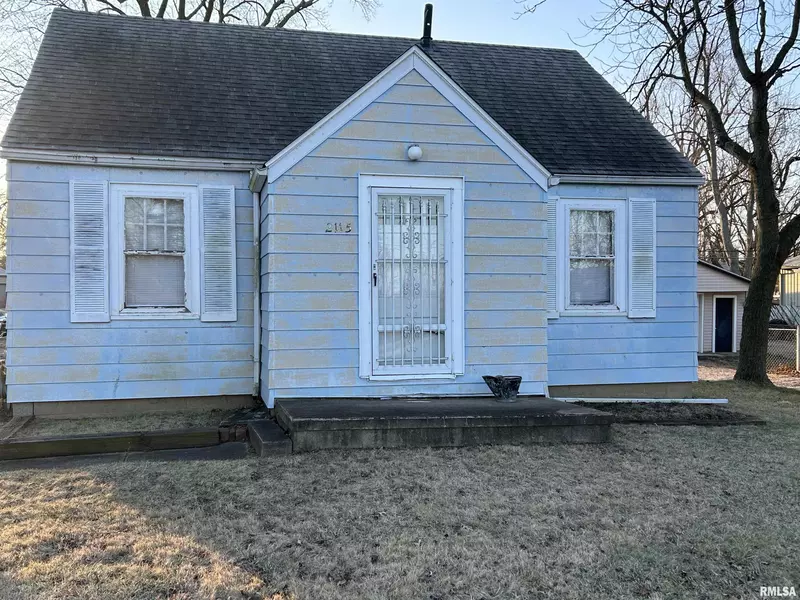 2115 WASHINGTON RD, Washington, IL 61571