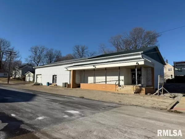 105 W GRAHAM ST, Eureka, IL 61530