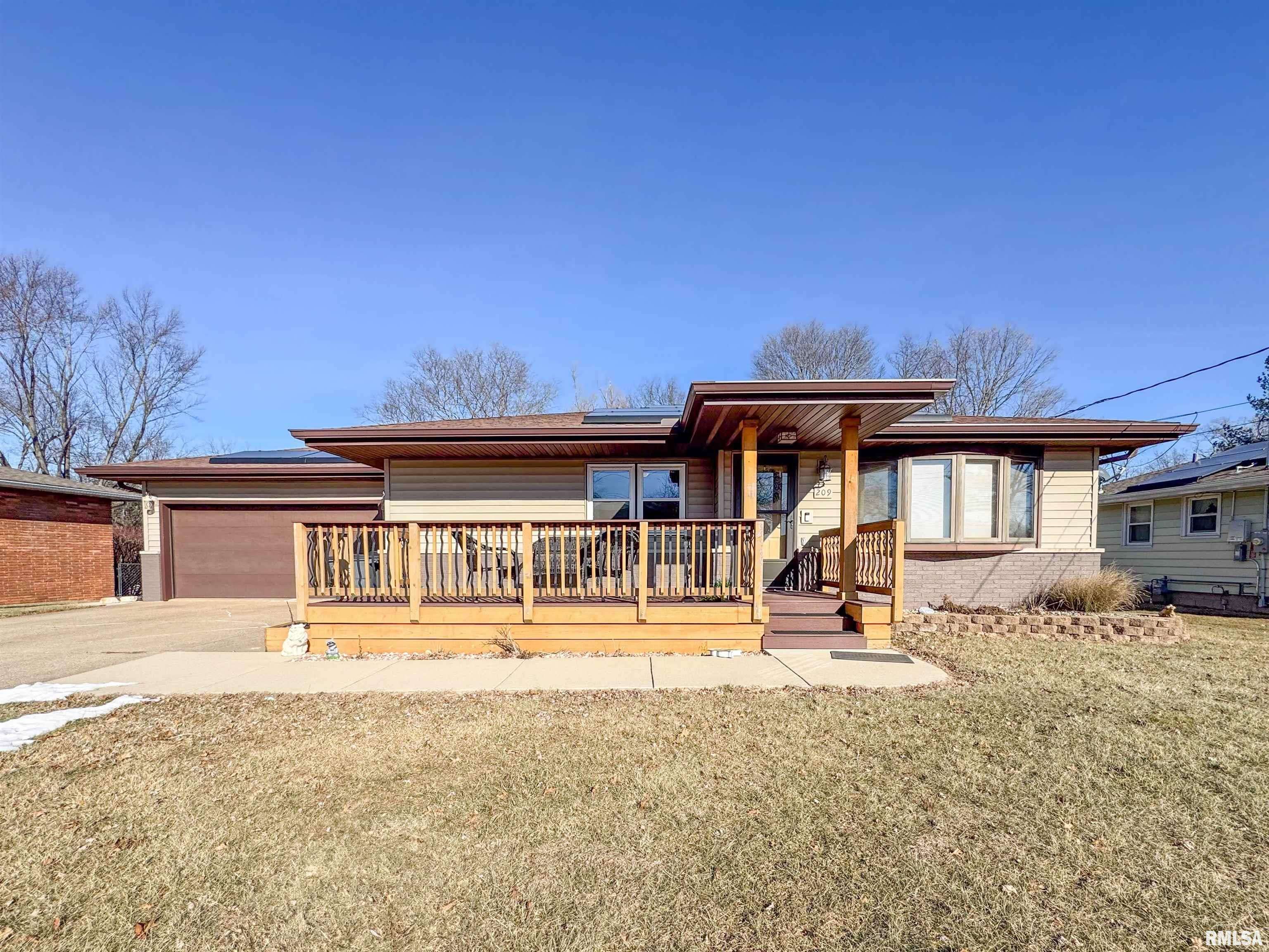 209 W GLEN ST, East Peoria, IL 61611