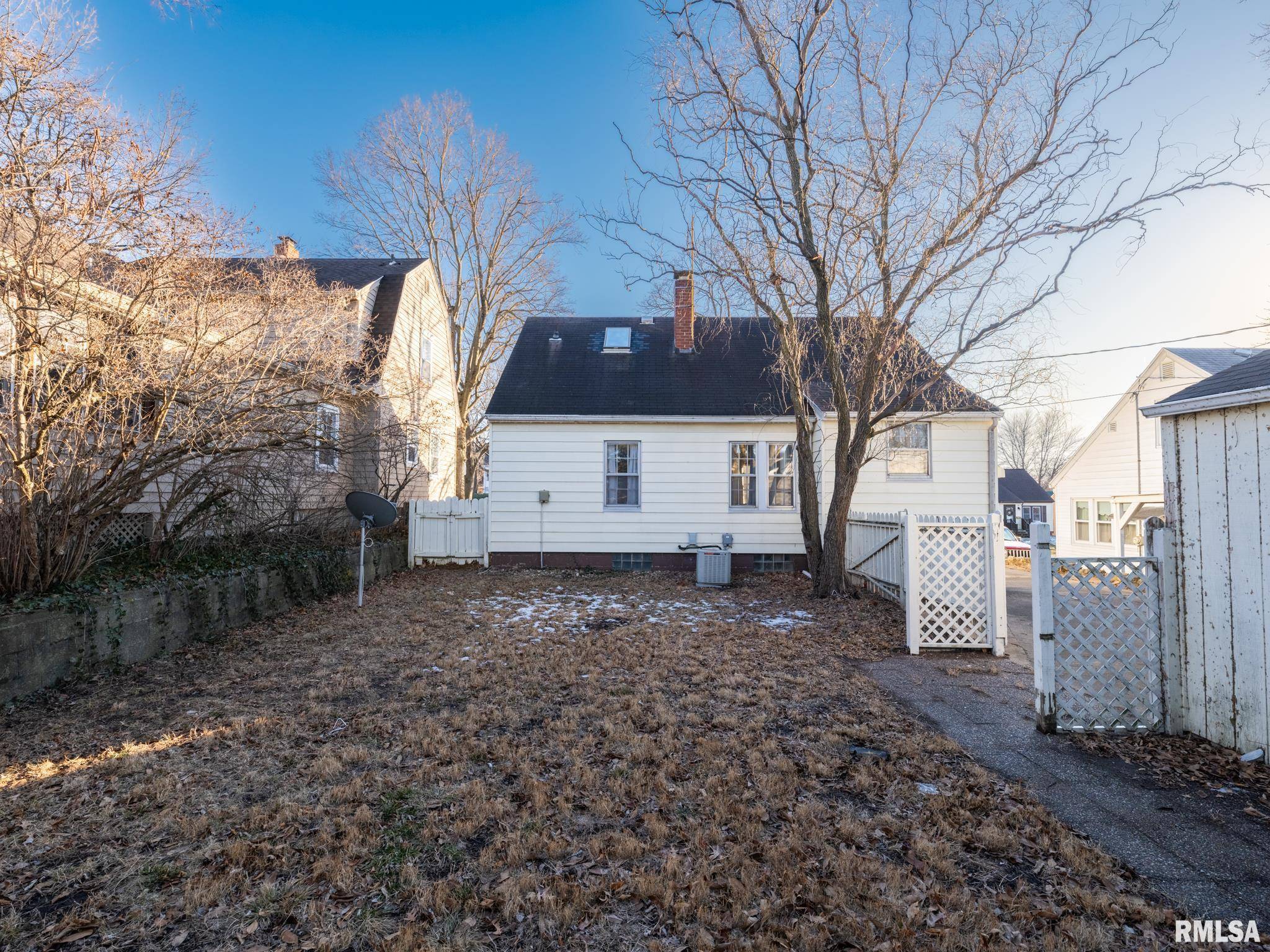 Pekin, IL 61554,1011 CHESTNUT ST